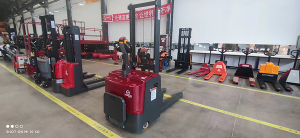 學習電動叉車的基本步驟方法 學習電動叉車的基本步驟方法